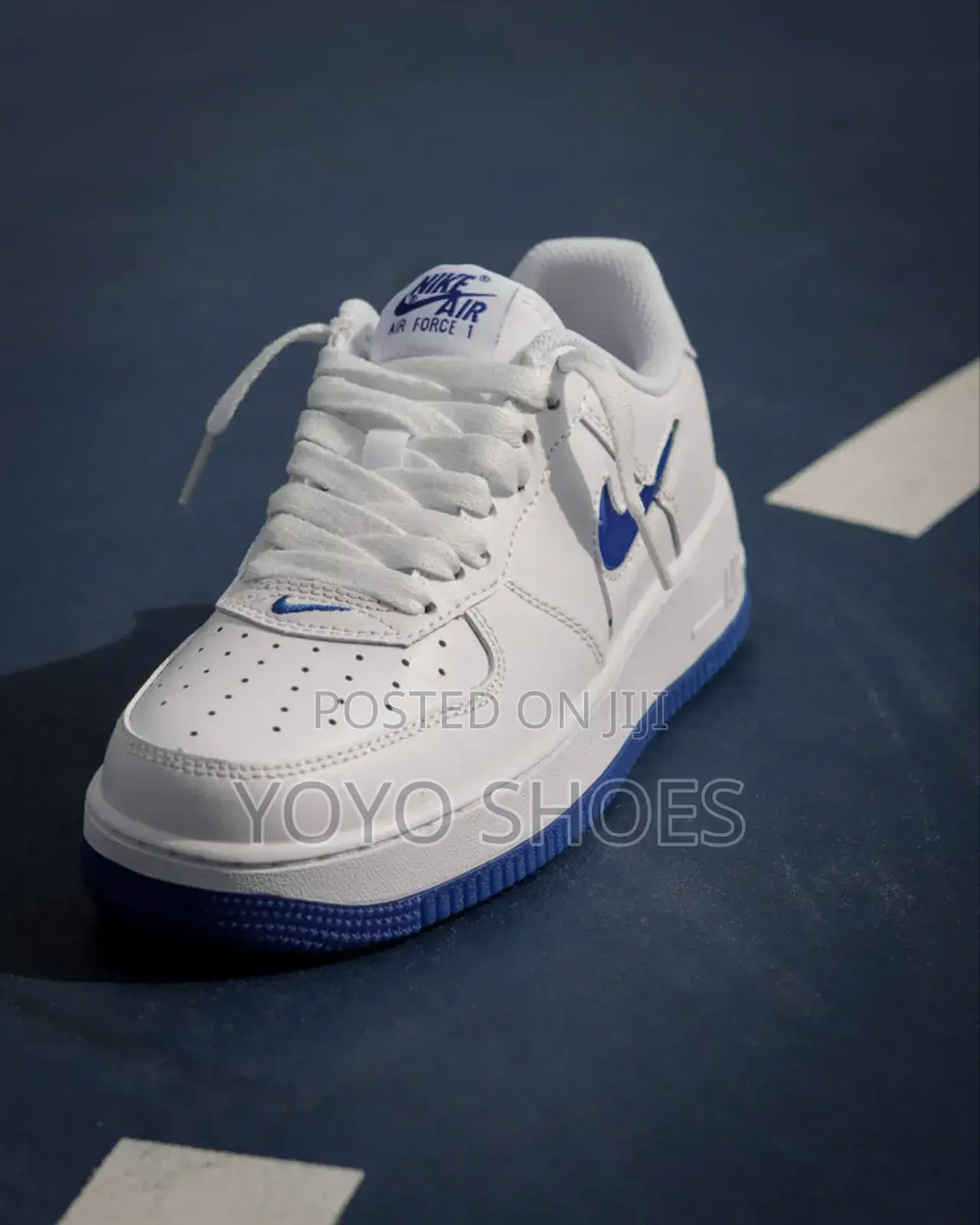 Nike Air Force 1low’Clour of the Month’White/Blue Hyper Royal Sneaker