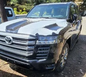 New Toyota Land Cruiser LC300 2025 Black