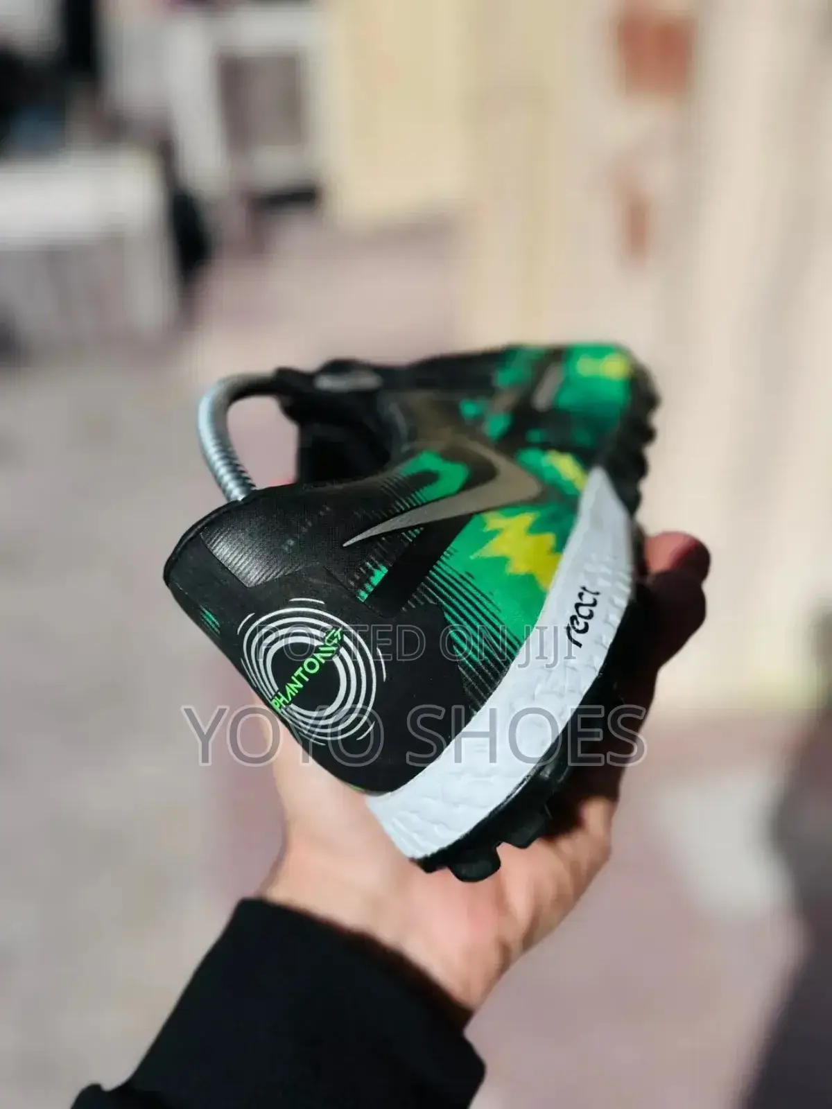Nike Phantom ’’Shock Wave’’Multicolored Foot Ball Shoes