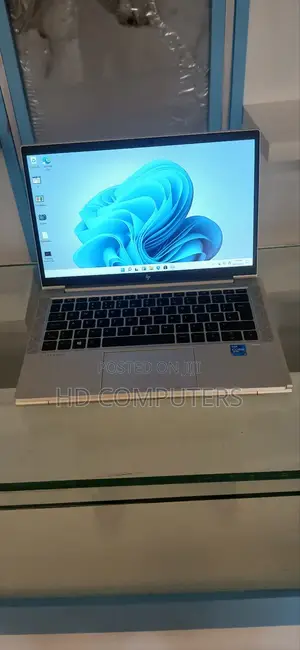 New Laptop HP EliteBook 830 G8 8GB Intel Core i5 SSD 512GB