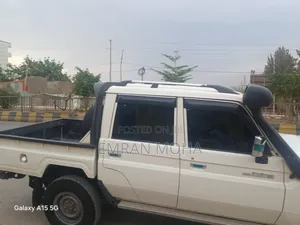 Toyota Land Cruiser 2018 White