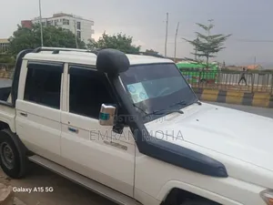 Toyota Land Cruiser 2018 White