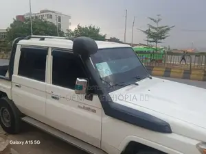 Toyota Land Cruiser 2018 White
