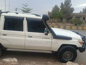 Toyota Land Cruiser 2018 White