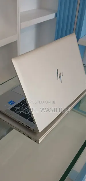 New Laptop HP EliteBook 830 G8 8GB Intel Core i5 SSD 512GB