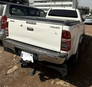 Toyota Hilux 2014 White