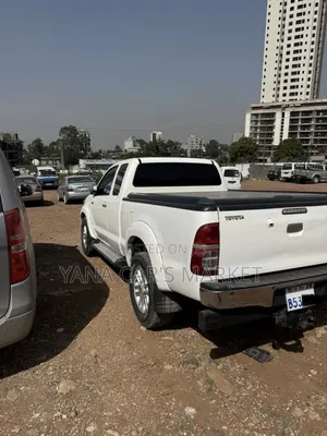 Toyota Hilux 2014 White