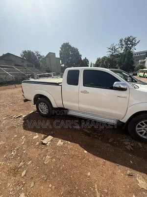 Toyota Hilux 2014 White