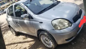 Toyota Vitz 1.0 FWD 3dr 2002 Silver