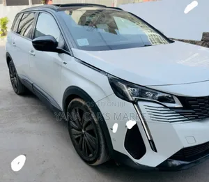 Peugeot 5008 2021 White