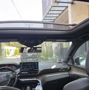 Peugeot 5008 2021 White