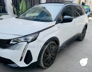 Peugeot 5008 2021 White