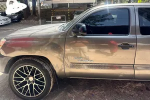 Toyota Tacoma 2009 Green