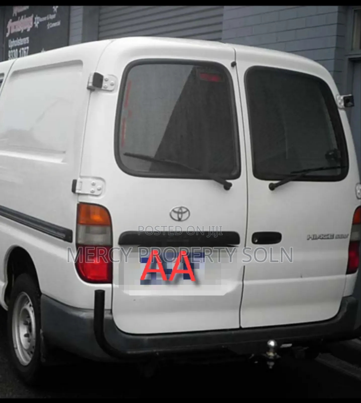 Toyota HiAce 2001 White