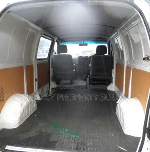 Toyota HiAce 2001 White