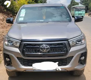 Toyota Hilux 2020 Gray