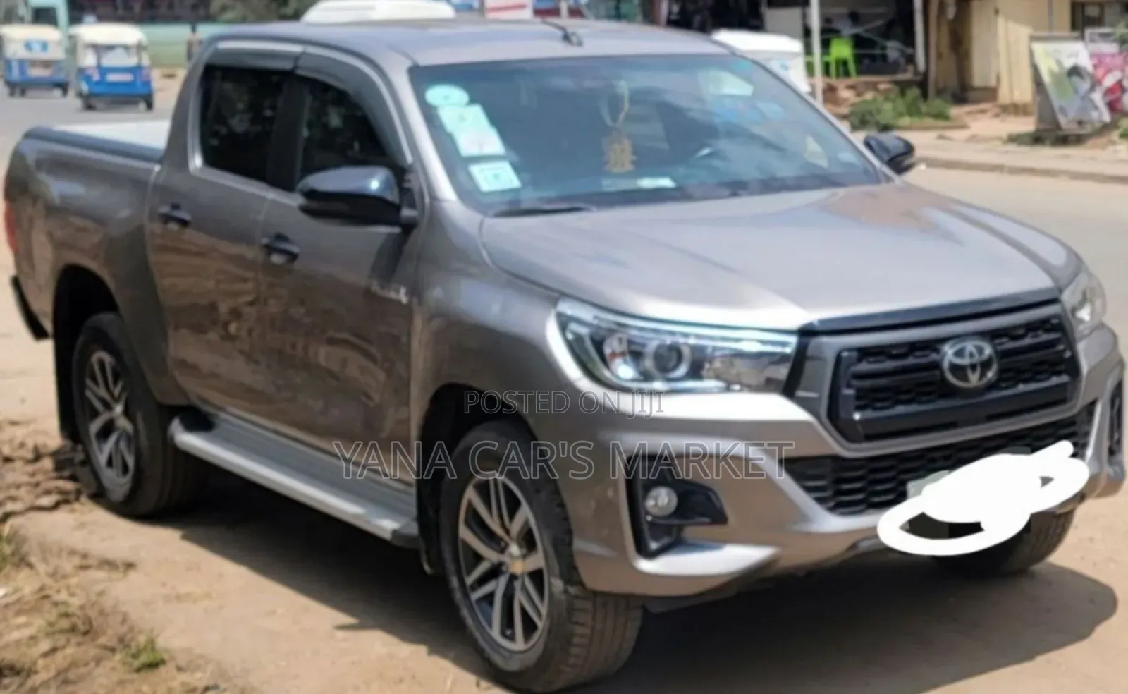 Toyota Hilux 2020 Gray