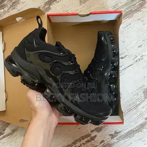 Nike Vapormax Plus Shoes