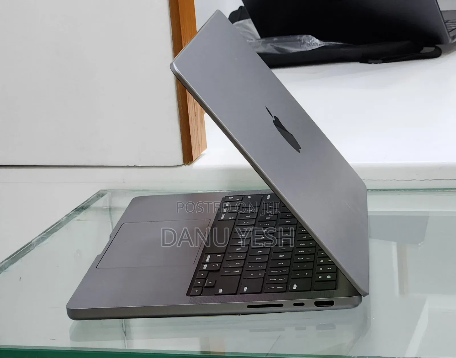 New Laptop Apple MacBook Pro 2021 M1 32GB Apple M1 SSD 512GB