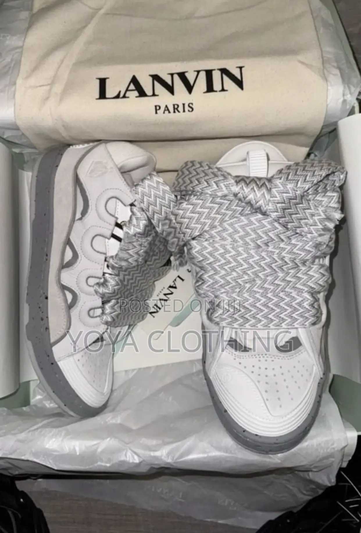 Lanvin Curb