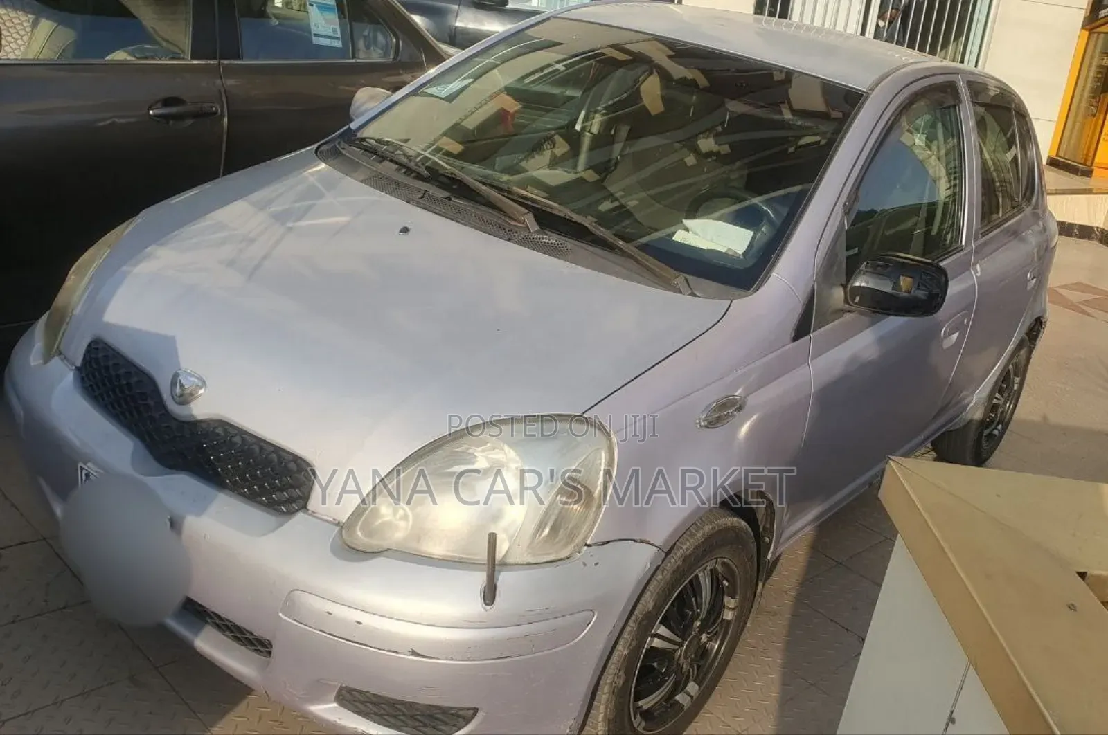 Toyota Vitz 2004 Silver