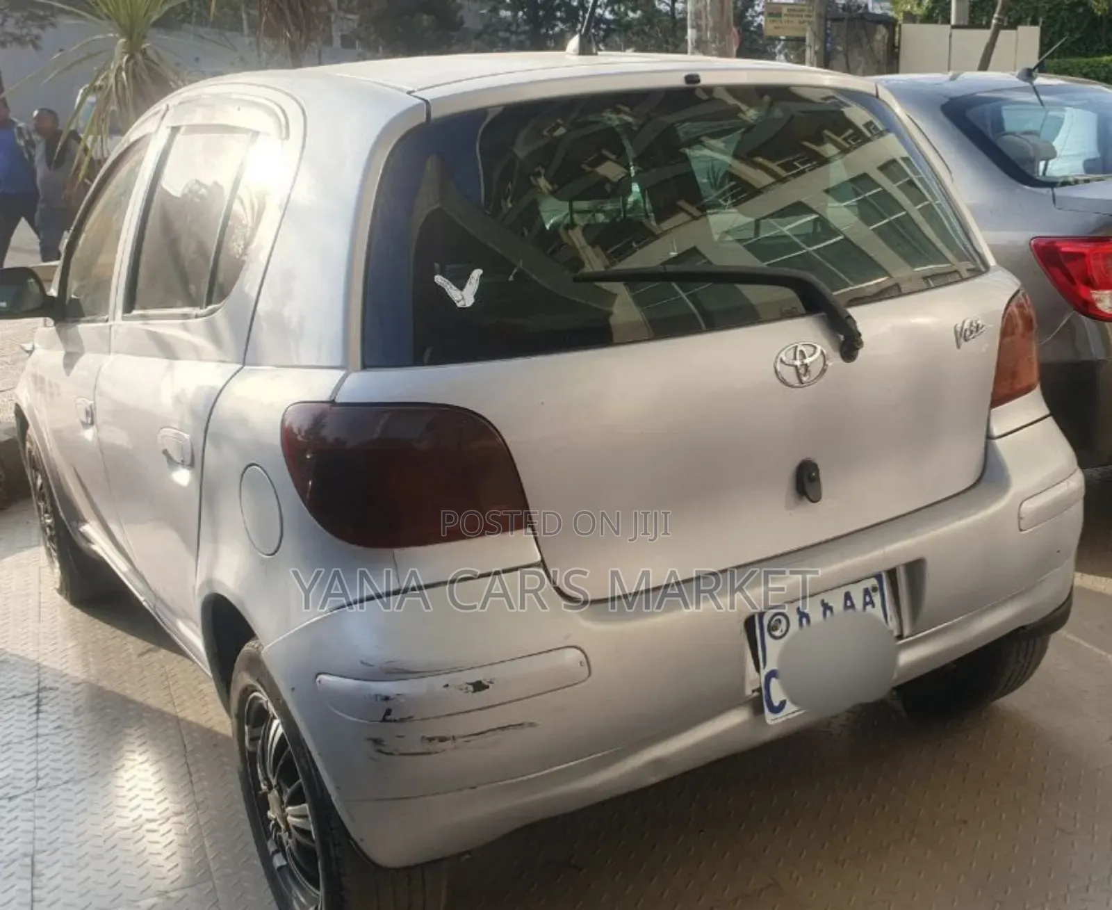Toyota Vitz 2004 Silver