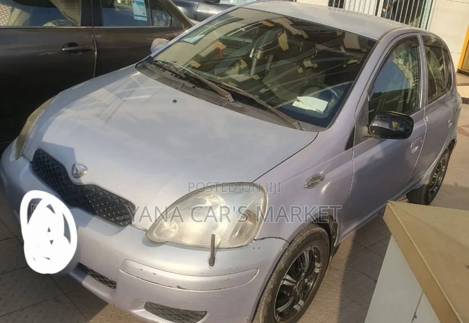 Toyota Vitz 2004 Silver