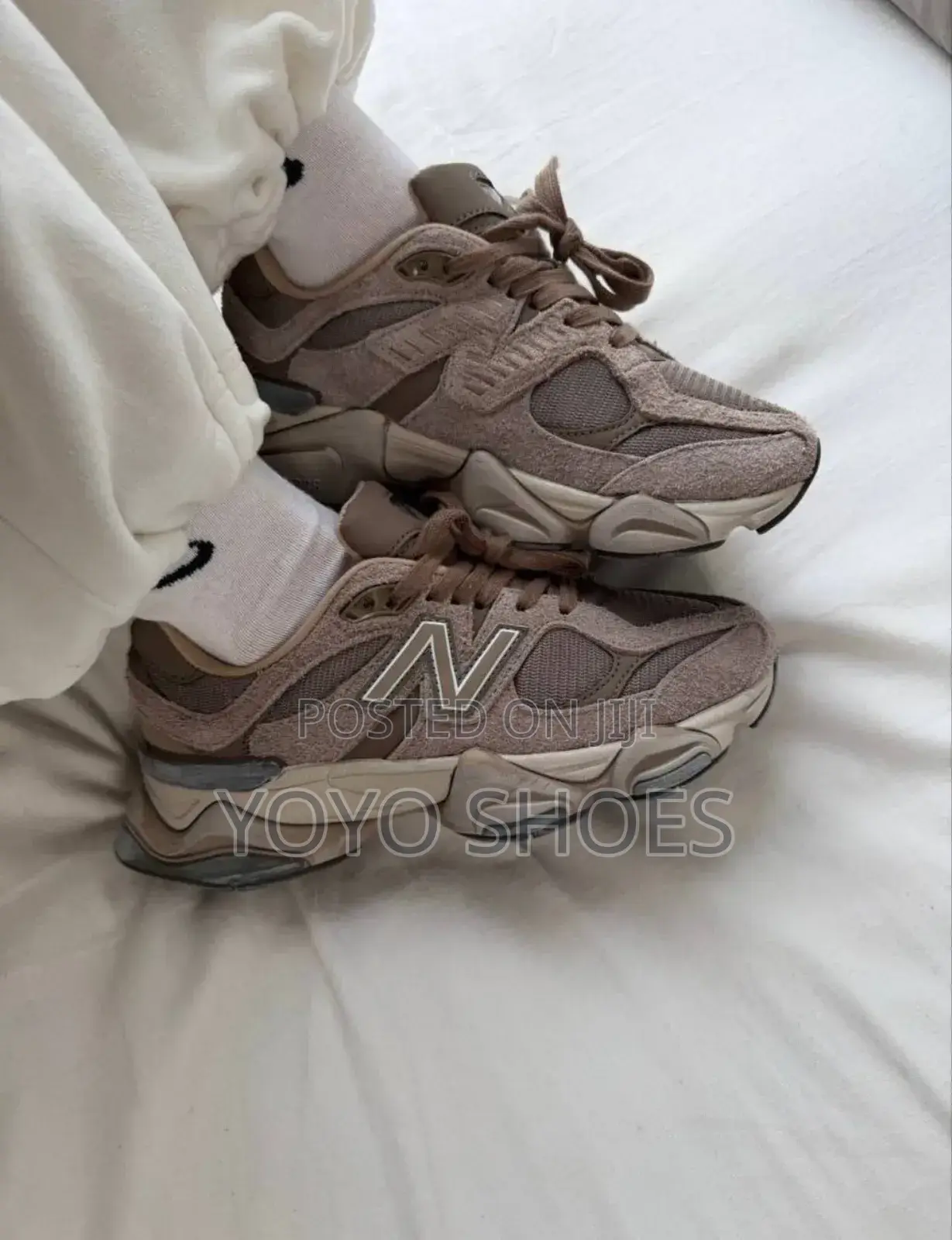 New Balnce 9060 Mushroom Timber Wolf Unisex Fashion Sneaker