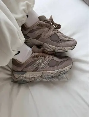 New Balnce 9060 Mushroom Timber Wolf Unisex Fashion Sneaker