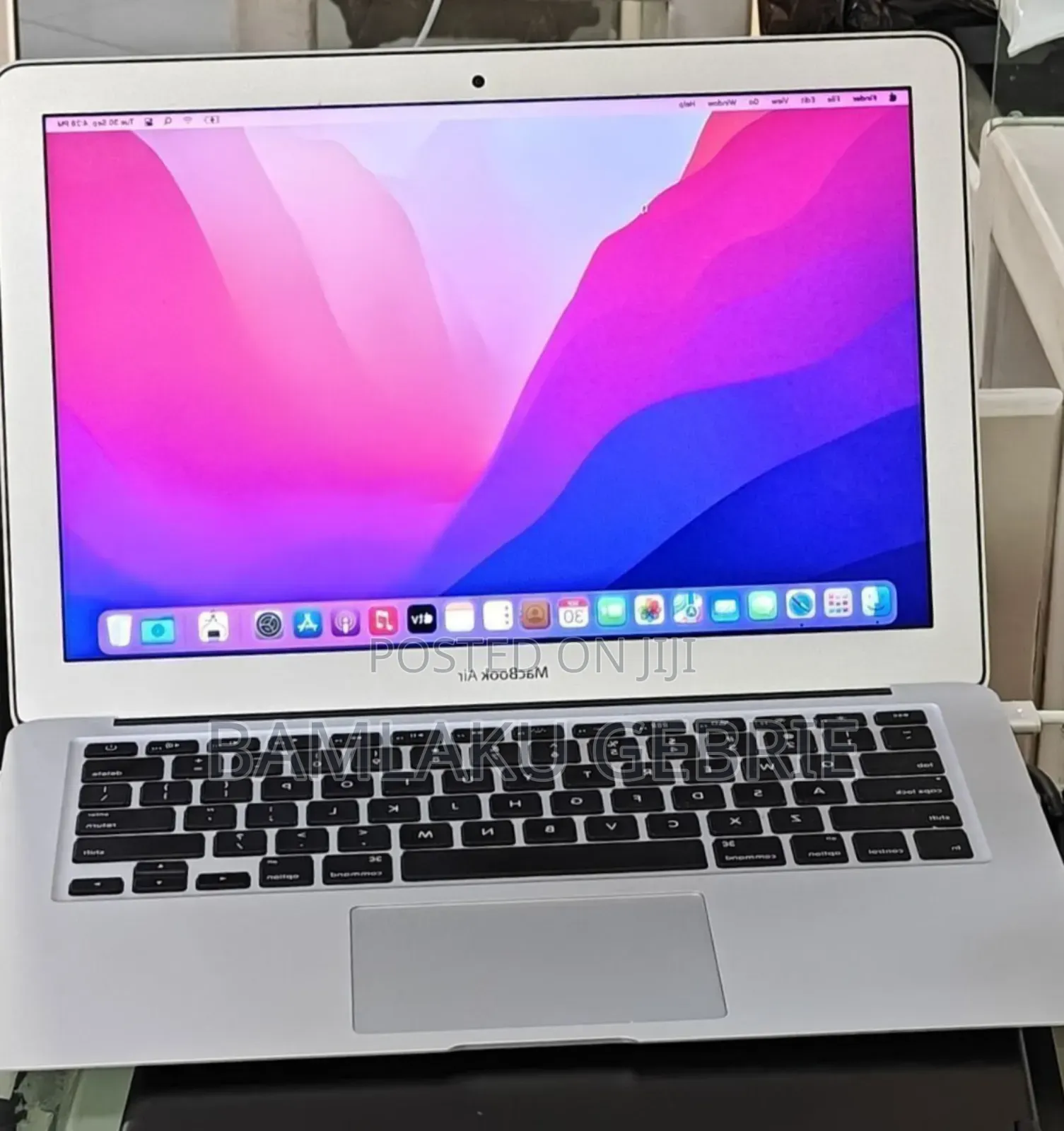 New Laptop Apple MacBook Air 2017 8GB Intel Core i7 SSD 512GB