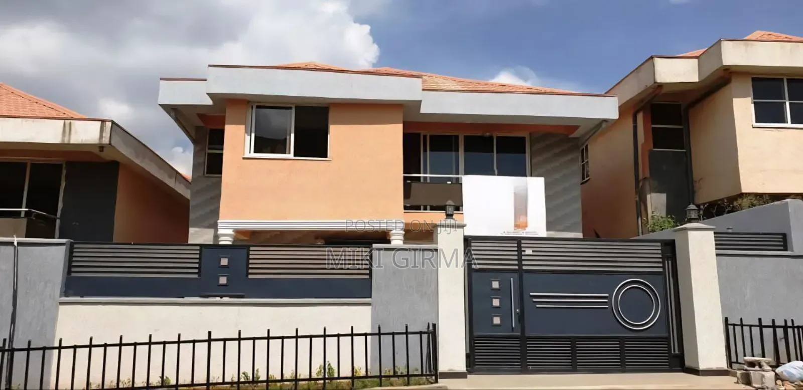 5bdrm Townhouse/Terrace in ወሰን, Yeka for sale