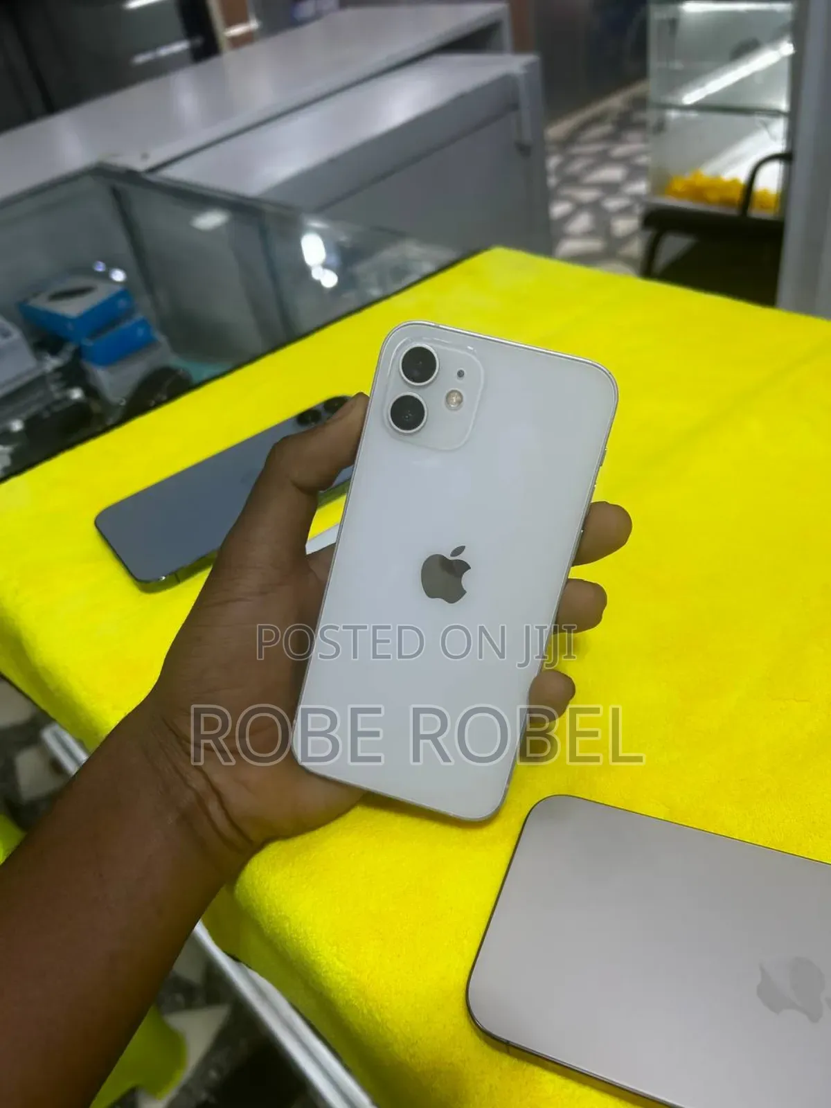 New Apple iPhone 13 128 GB White