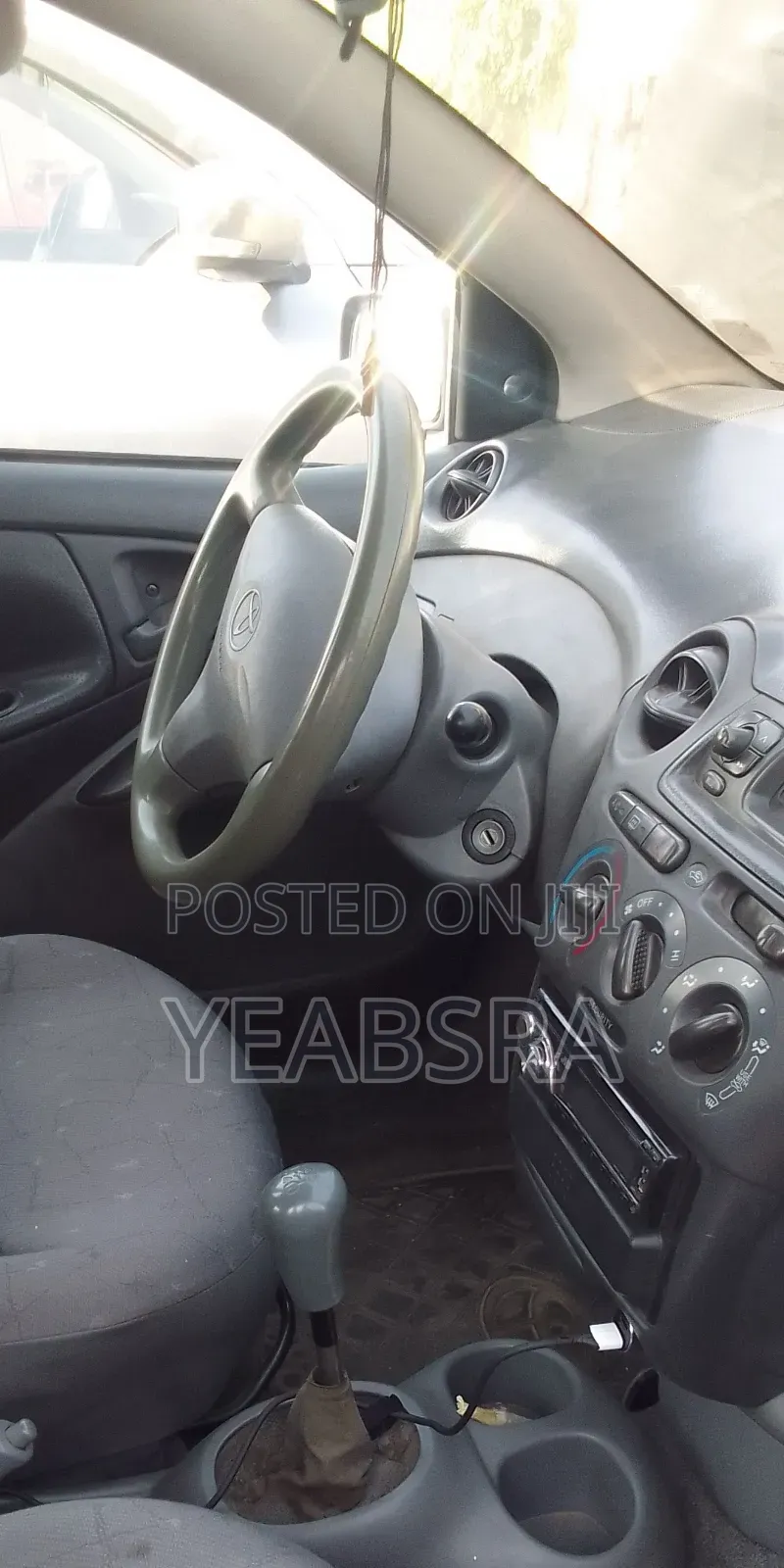 Toyota Vitz 2000 Blue