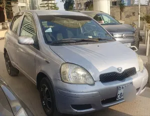 Toyota Vitz 2004 Silver