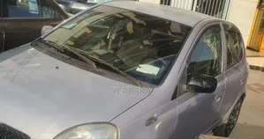 Toyota Vitz 2004 Silver