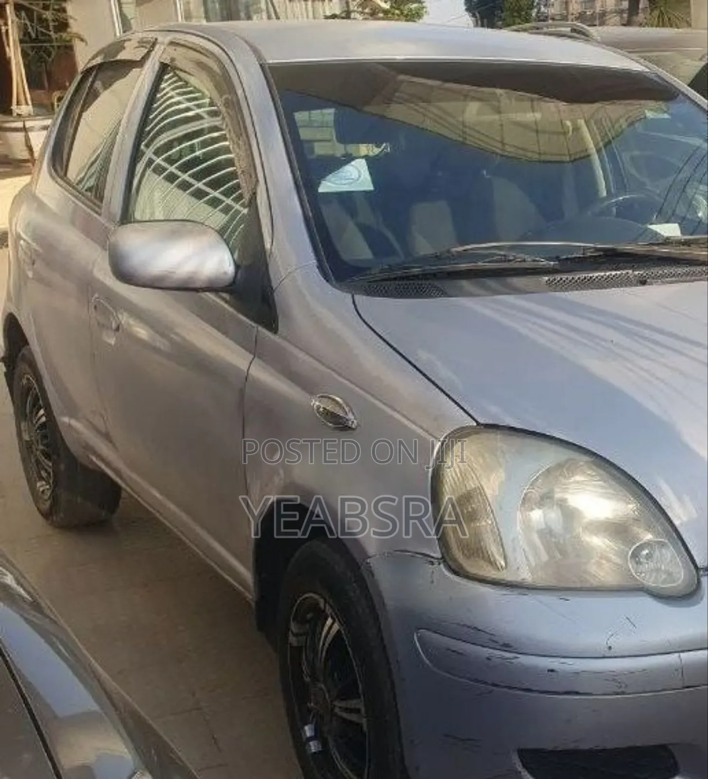 Toyota Vitz 2004 Silver