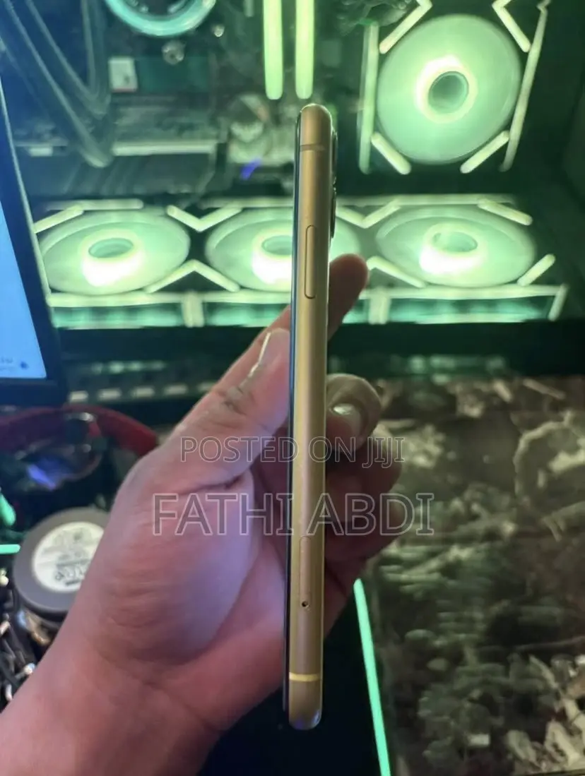 Apple iPhone 11 64 GB Yellow