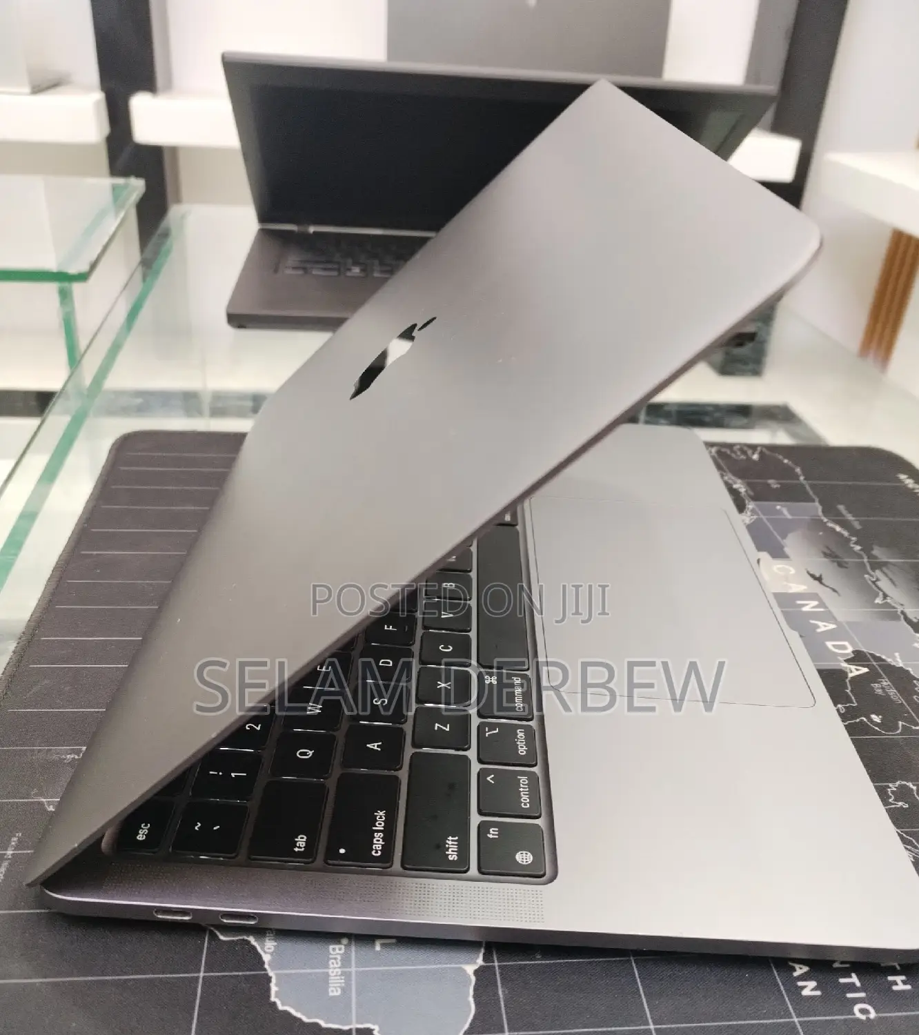 New Laptop Apple MacBook Pro 2020 M1 8GB Apple M1 SSD 256GB