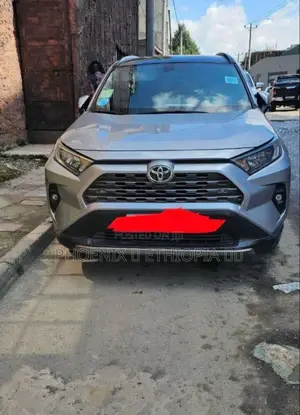 Toyota RAV4 2021 Silver