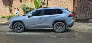 Toyota RAV4 2021 Silver