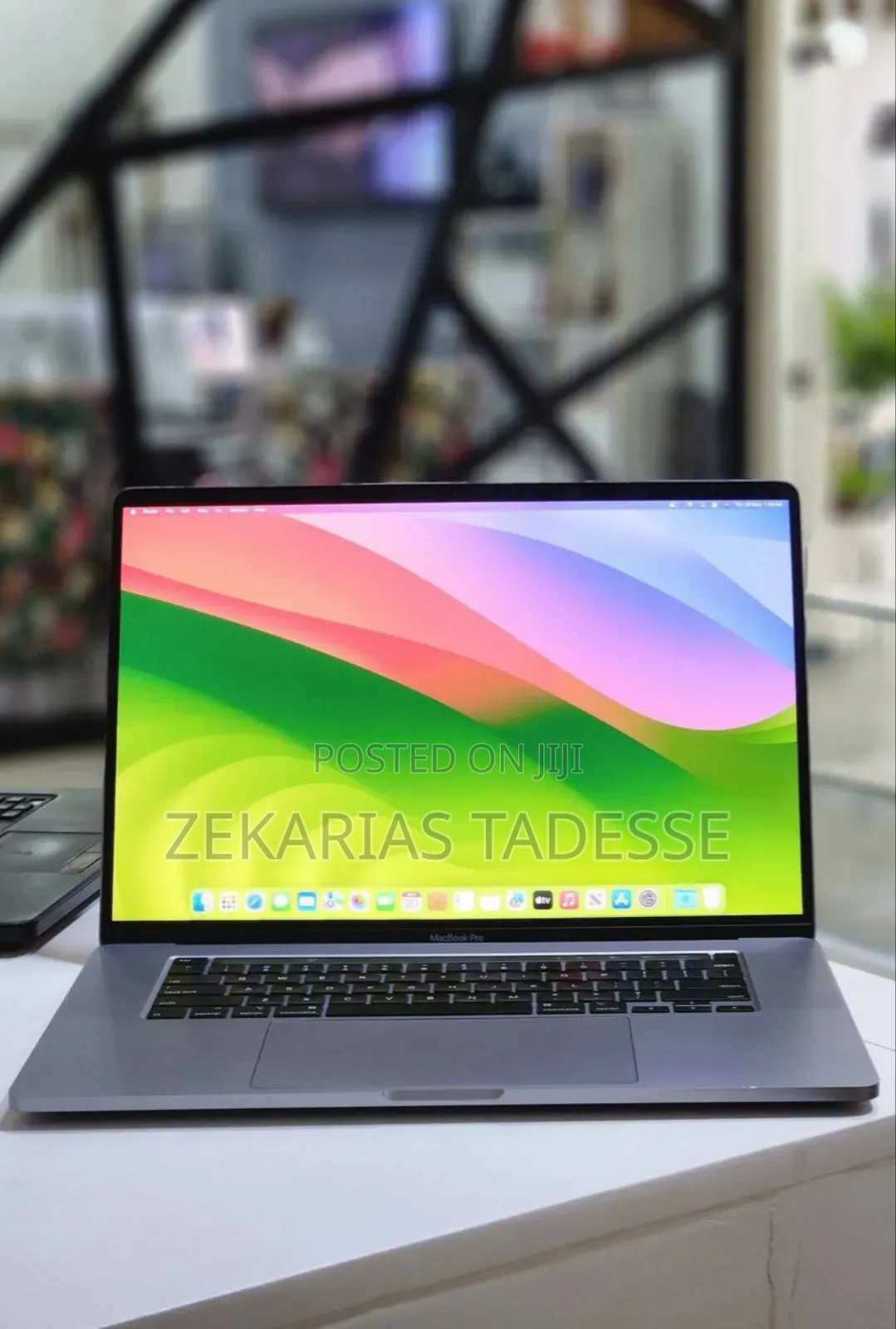 New Laptop Apple MacBook Pro 2019 32GB Intel Core i7 SSD 512GB