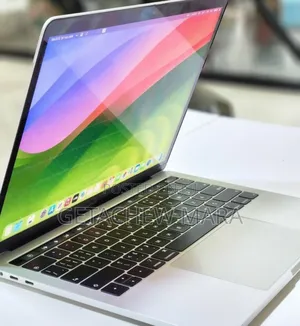 New Laptop Apple MacBook 2018 8GB Intel Core i5 SSD 256GB