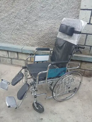Toilet Wheelchair喫晫reclines From 90° to 180° for Resting