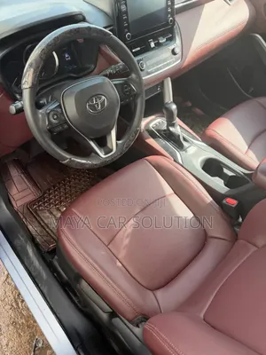 Toyota Corolla Cross Hybrid 2024 Silver