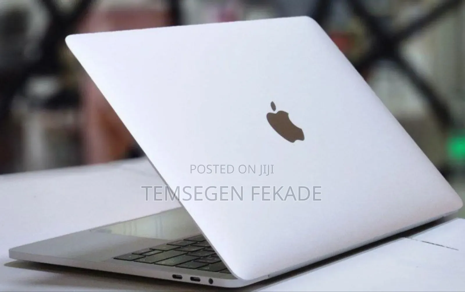 New Laptop Apple MacBook Pro 2018 8GB Intel Core i5 SSD 256GB