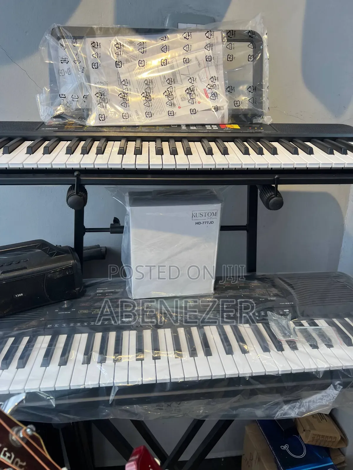 Yamaha PSR F52 Keyboard