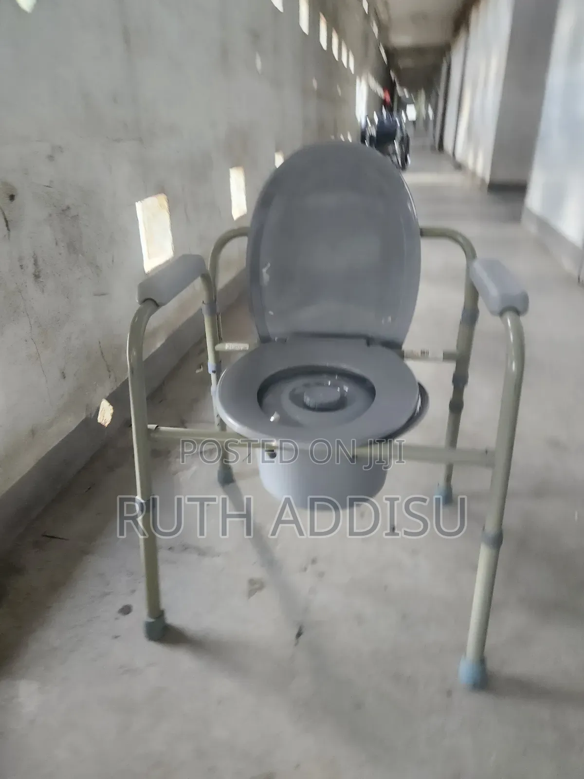 Barecelona Made in Ethiopia Toilet Poty Chair