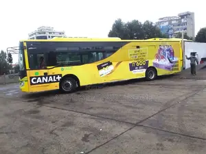 Bus 2016 Yellow
