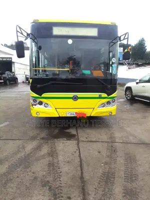 Bus 2016 Yellow