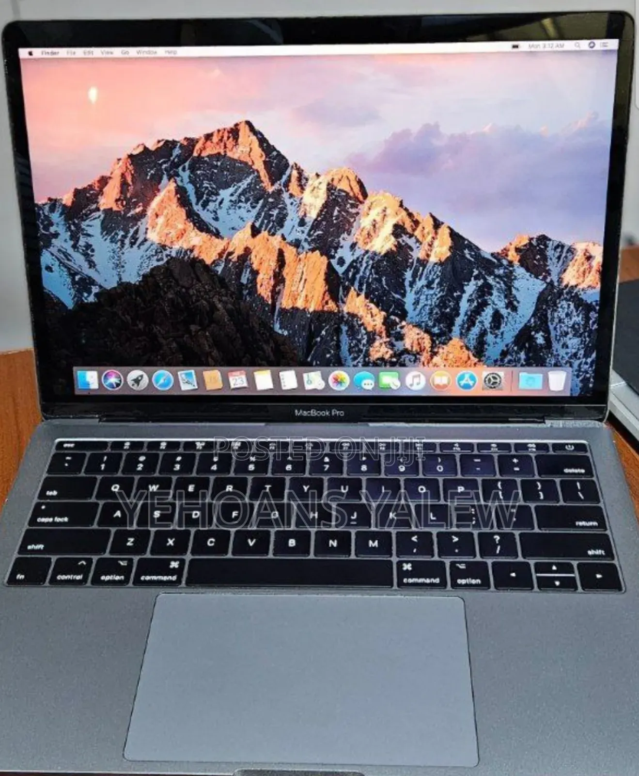 New Laptop Apple MacBook Pro 2017 8GB Intel Core i5 SSD 256GB